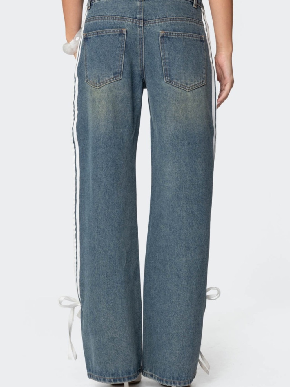 Edikted Jeans - Picture 2 of 3